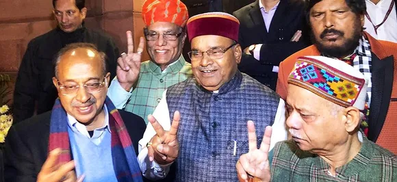 गरीब सवर्णों को भी सरकारी नौकरियों और शिक्षा में आरक्षण का बिल राज्यसभा से पारित, राष्‍ट्रपति की मुहर का इंतजार