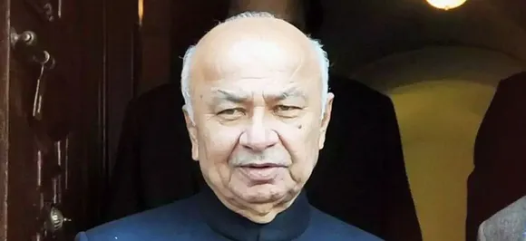 पूर्व केंद्रीय मंत्री सुशील कुमार शिंदे का आरोप, प्रधानमंत्री नरेंद्र मोदी हिटलर की तरह करते हैं बर्ताव