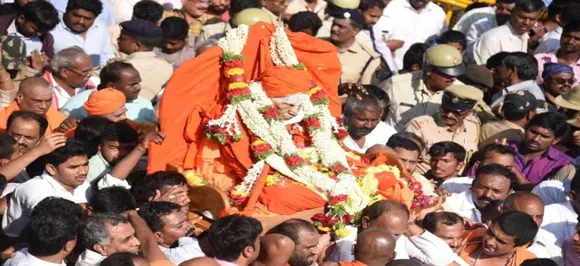 सिद्धगंगा मठ प्रमुख शिवकुमार स्वामी के अंतिम दर्शन के लिए लोगों का तांता