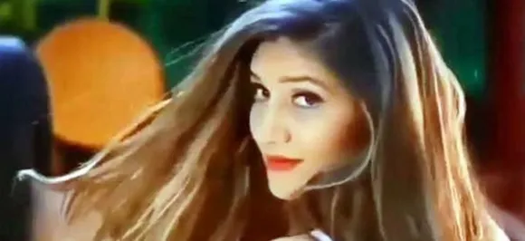 Viral Video: नेपाल में भी चला सपना का जादू, लोगों ने किया नोटों की बारिश