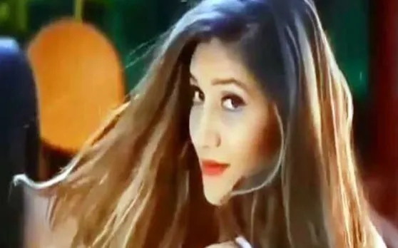 Viral Video: सपना चौधरी की मां ने बनाई गर्मागर्म रोटियां, इंटरनेट पर वायरल हुआ वीडियो