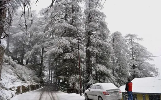 हिमाचल प्रदेश में ताजा बर्फबारी और बारिश, शीतलहर जारी