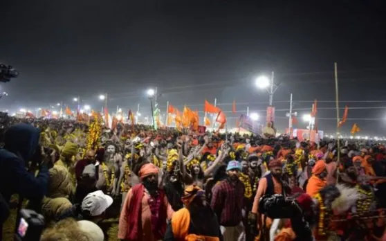 Kumbh Mela 2019 : फिल्मों की तरह आज भी कुंभ में बिछड़ रहे हैं लोग, कुछ ने निकाला इसका भी जुगाड़