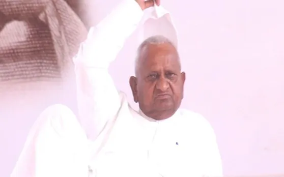 अनिश्चितकालीन भूख हड़ताल पर बैठे अन्ना हजारे ने कहा, लौटा दूंगा पद्म भूषण सम्मान