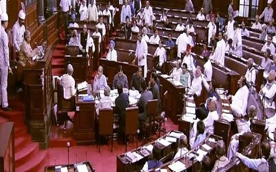 संसद : 13 प्वाइंट रोस्टर पर भारी हंगामे के बीच राज्यसभा की कार्यवाही पूरे दिन के लिए स्थगित