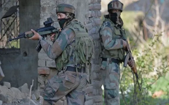J&K: पुलवामा में सुरक्षाबलों ने एंकाउंटर में 1 लश्कर आतंकी को किया ढेर, हथियार बरामद