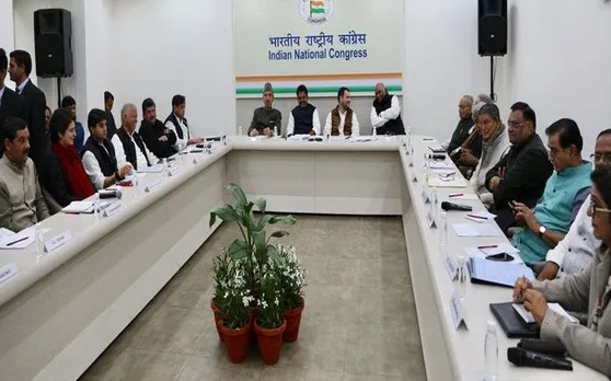 कांग्रेस की बड़ी बैठक में पहुंचीं प्रियंका गांधी, राहुल ने कहा- टीम तैयार है, फ्रंटफुट पर खेलेंगे’