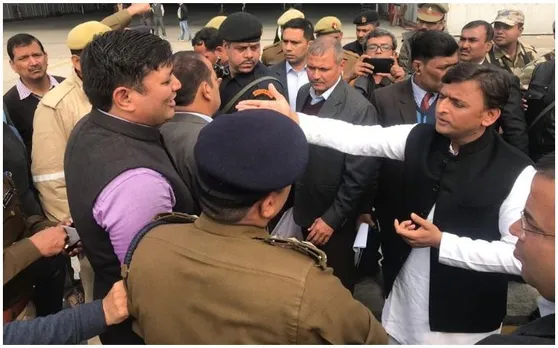लखनऊ एयरपोर्ट पर रोके गए सपा प्रमुख अखिलेश यादव, जाना चाह रहे थे प्रयागराज