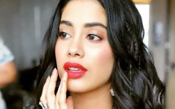 पहचान नहीं पाएंगे जाह्नवी कपूर की इस बचपन की तस्वीर को देखकर