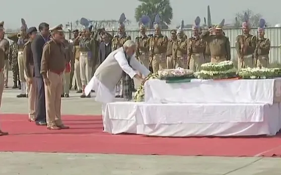 Pulwama Attack: पुलवामा में शहीद जवानों के पार्थिव शरीर पटना पहुंचे, नीतीश कुमार सहित इन नेताओं ने दी श्रद्धांजलि