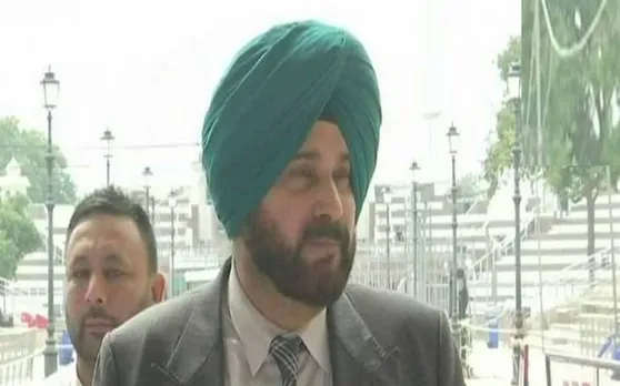 Pulwama Attack : कुछ आतंकवादियों की वजह से देश का विकास नहीं रुकना चाहिए : सिद्धू
