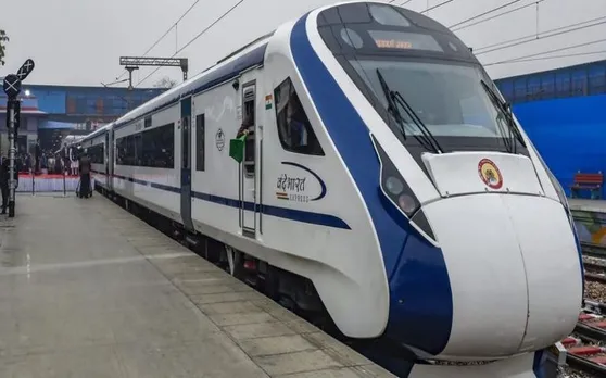 आज से 'वंदे भारत एक्सप्रेस' के सफर का लुत्फ उठा पाएंगे यात्री, पहली बार वाणिज्यिक यात्रा पर रवाना होगी ट्रेन