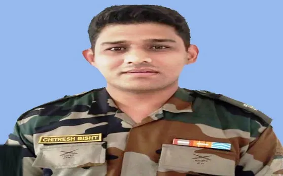 शहीद मेजर चित्रेश : पिता ने कहा, शादी के लिए घर आने वाला था बेटा, अब हम उसके पार्थिव शरीर का कर रहे इंतजार