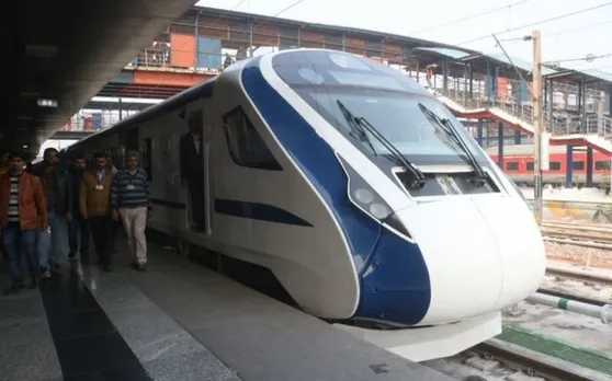 पहले ही सफर पर Fail हो गई वंदे भारत एक्सप्रेस, 3310 रुपये किराया देने के बाद भी इतनी लेट वाराणसी पहुंचे यात्री