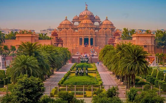 दिल्ली: अक्षरधाम मंदिर के पास पांडव नगर में फायरिंग, पुलिस ने एक शख्स को हिरासत में लिया