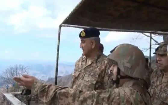 पाक आर्मी चीफ जनरल बाजवा का LoC दौरा, सैनिकों से बोले, किसी भी हमले का सामना करने के लिए तैयार रहें