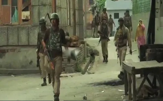 जम्मू-कश्मीर में जमात-ए-इस्लामी पर बड़ी कार्रवाई, सरगना समेत दो दर्जन कैडर गिरफ्तार