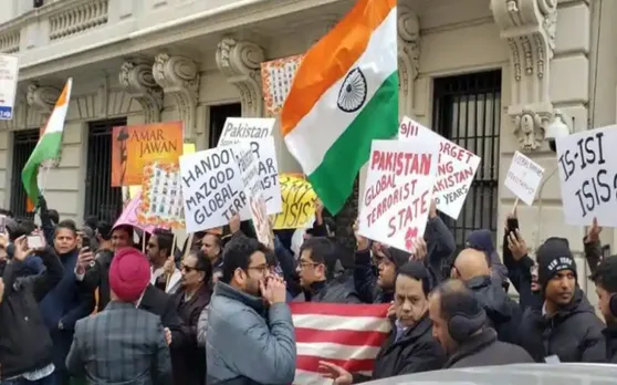 Pulwama Attack: भारतीय-अमेरिकी समुदाय ने किया प्रदर्शन, आतंकी मसूद अजहर के खिलाफ कार्रवाई की मांग की