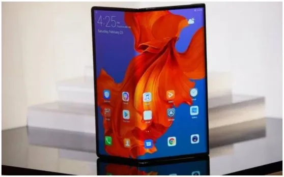 Huawei ने पेश किया मेट एक्स 5जी फोल्डेबल फोन, जानें क्या है कीमत