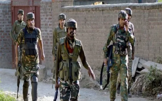 राजस्‍थान: पाक से सटे गांव में तेज धमाके के साथ गिरे धातु के टुकड़ें, पुलिस ने कहा- लग रहे हैं विमान के टुकड़े