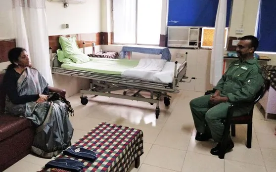 वतन वापसी के बाद अभिनंदन पहली बार वायुसेना की वर्दी में नजर आए, देखें तस्वीरें