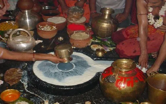 Maha Shivratri 2019: महाशिवरात्रि पर पवित्र द्वादश ज्योतिर्लिंग के जलाभिषेक का जानें क्या है खास महत्व