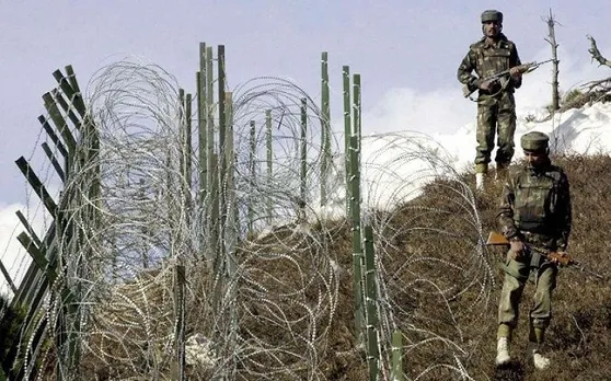 जम्मू-कश्मीर:  LoC के पास 5 किलोमीटर के दायरे में बंद सभी स्कूल-कॉलेज को खोला गया