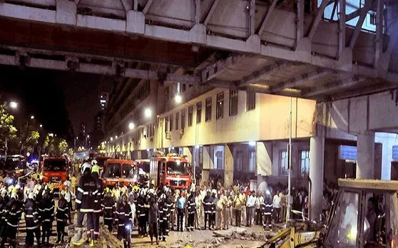 Mumbai Bridge Collapse: मुंबई पुल हादसे में बीएमसी-रेलवे के खिलाफ मामला दर्ज