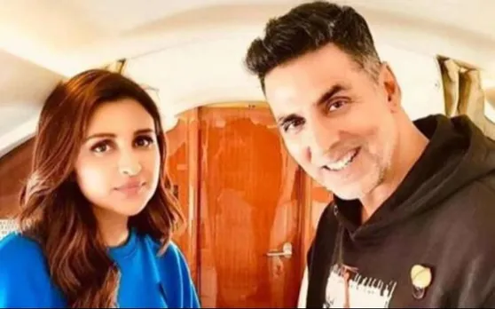 परिणीति चोपड़ा ने चुकाए अक्षय कुमार से शर्त में हारे हुए पैसे, जानिए क्या थी शर्त