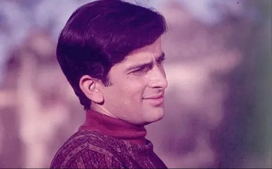 जब शशि कपूर ने दिया था इस एक्ट्रेस के साथ बोल्ड सीन, मच गया था बवाल.. देखें Video