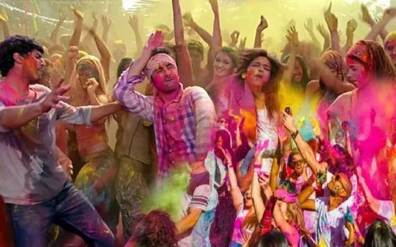 Holi 2019: बॉलीवुड के इन गानों के बिना नहीं आएगा रंगों के त्योहार का मजा, इन गानों के साथ उठाएं लुत्फ