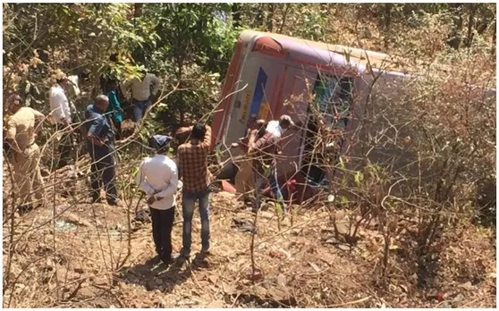 महाराष्ट्र : बस दु्र्घटना में 6 की हुई मौत, 40 घायल