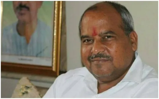 बीजेपी के एक और नेता अब प्रियंका गांधी के पहनावे पर बोल गए कड़वे बोल