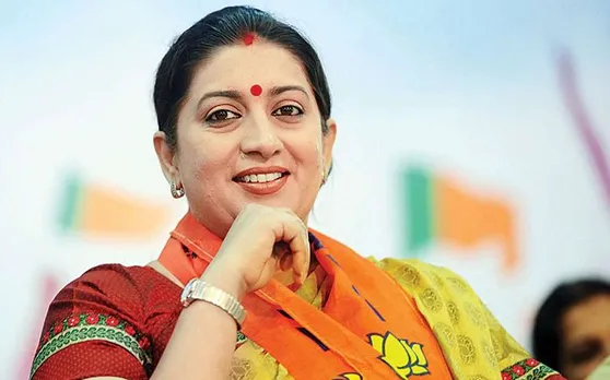 दक्षिण चले कांग्रेस अध्‍यक्ष राहुल गांधी, उत्‍तर के गढ़ में पहुंचीं स्‍मृति ईरानी, दिया ये बड़ा संदेश