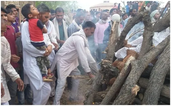 राजस्थान : झुंझुनू के शहीद का पार्थिव शरीर पंच तत्त्व में विलीन, 4 साल के बेटे ने दी मुखाग्नि