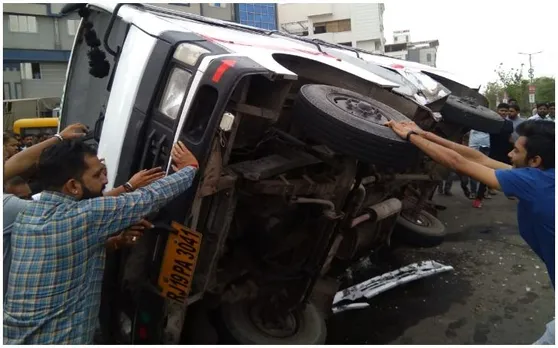 राजस्थान: सिटी बस और एंबुलेंस में हुई जबरदस्त भिड़ंत, 1 दर्जन से ज्यादा स्कूली बच्चे हुए घायल
