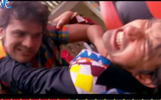 VIDEO: जब खेसारी ने पकड़ी निरहुआ की गर्दन, यूट्यूब पर ट्रेंड कर रहा है दोनों की दमदार फाइट