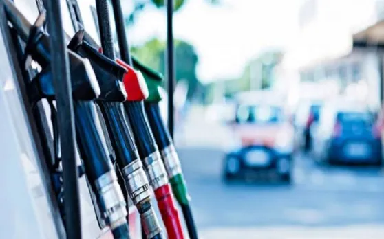 Petrol Diesel Price: घर से निकल रहे हैं तो जान लें किस भाव पर मिल रहा है पेट्रोल-डीजल