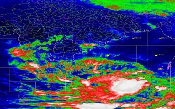 चक्रवाती तूफान 'फनी' की आहट से इन राज्यों में अलर्ट, मचा सकता है तबाही