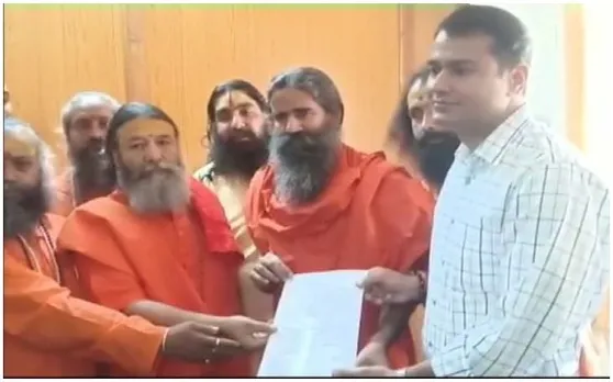 बाबा रामदेव ने सीताराम येचुरी के विवादित बयान के खिलाफ दर्ज कराई पुलिस में शिकायत