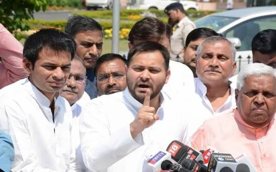 इस मामले को लेकर तेजस्वी यादव ने नीतीश सरकार को बर्खास्त करने की मांग की