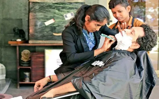 मास्टर ब्लास्टर सचिन तेंदुलकर ने लड़कियों से बनवाई दाढ़ी, वजह जान हैरान रह जाएंगे आप
