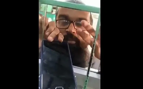 VIRAL VIDEO:स्मार्टफोन की वजह से मुल्ला जी को हुआ दांतों में दर्द, बताई ये अजीबो-गरीब शिकायत