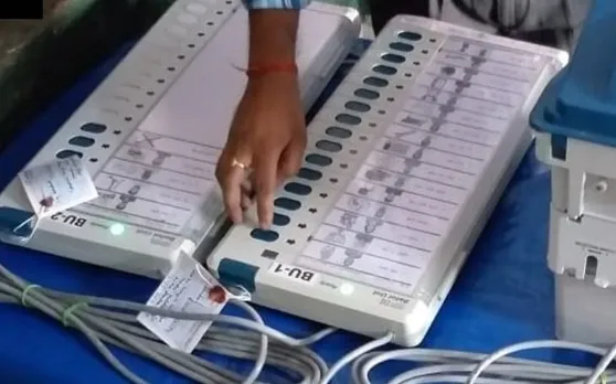 भारत में उठते सवालों के बीच EVM से प्रभावित ऑस्ट्रेलियाई राजदूत, जमकर की सराहना