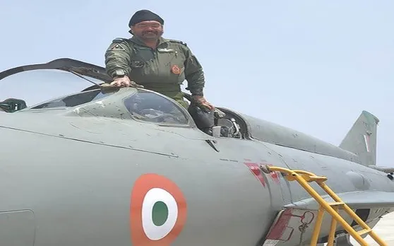 VIDEO : एयर चीफ मार्शल बीएस धनोआ ने फाइटर प्लेन MiG-21 को उड़ाकर किया साबित, अभी इसमें बहुत दम है