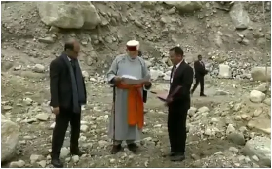 चौथी बार बाबा केदारनाथ के द्वार पहुंचे पीएम मोदी, पुनर्निर्माण कार्यो की समीक्षा भी की