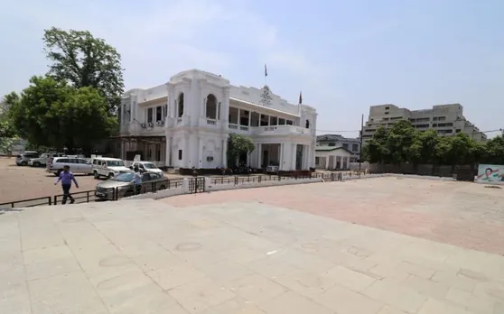 रुझानों के बाद सपा-कांग्रेस के कार्यालय पर पसरा सन्नाटा