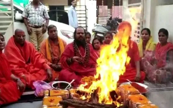 निरंजनी अखाड़े से निकाले गए स्वामी वैराग्यानंद, दिग्विजय सिंह की जीत के लिए किया था मिर्ची हवन