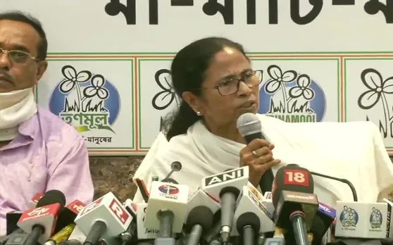 बीजेपी से बड़ा झटका लगने के बाद मुख्यमंत्री ममता बनर्जी ने की इस्तीफे की पेशकश