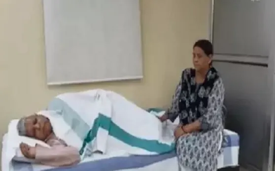 इलाज करा रहे लालू प्रसाद यादव अपने नातिनों को देख भावुक हो उठे, फिर किया ये काम